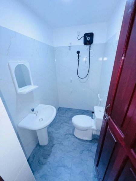 Bathroom - Large House For Rent