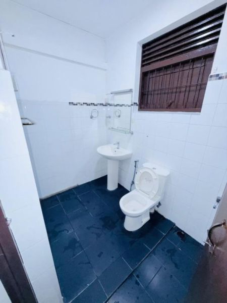 Bathroom - Large House For Rent