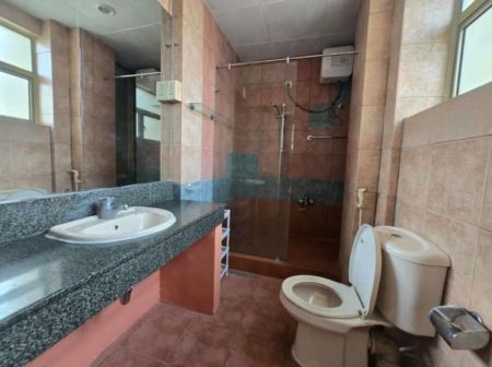 Bathroom - Janatha Courtss - 03 Bedroom Furnished Apartment for Rent in Colombo 03 (A6658)