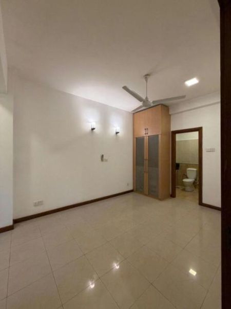 Bedroom - St.Michael's - 03 Bedroom Unfurnished Apartment for Sale in Colombo 03 (A6665)