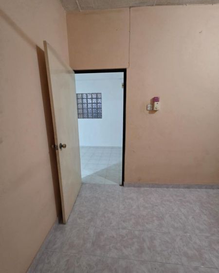 Bedroom - Spacious 3 BR Apartment for Sale in Colombo 6 - PDA376