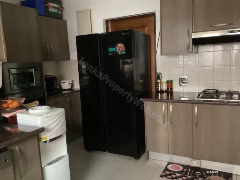 Kitchen - Apartment for sale in Colombo 8