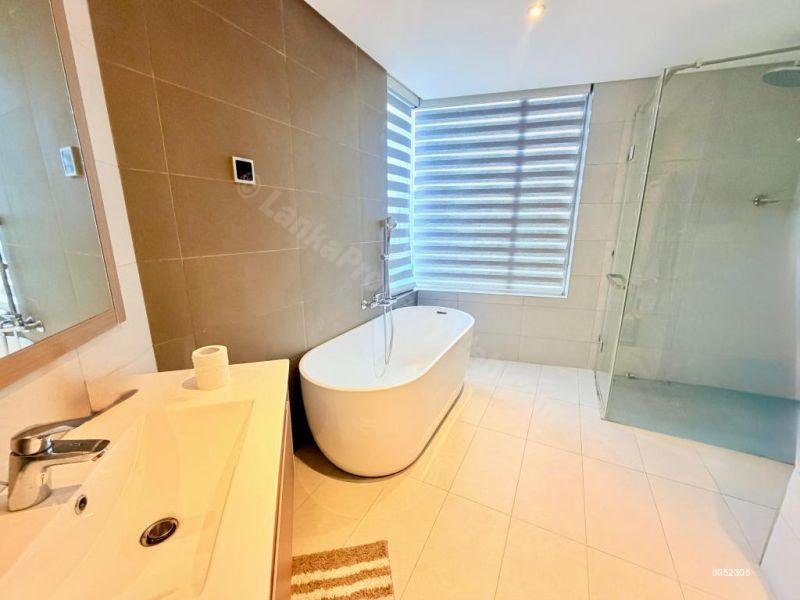 Bathroom - Apartment for sale in Rajagiriya