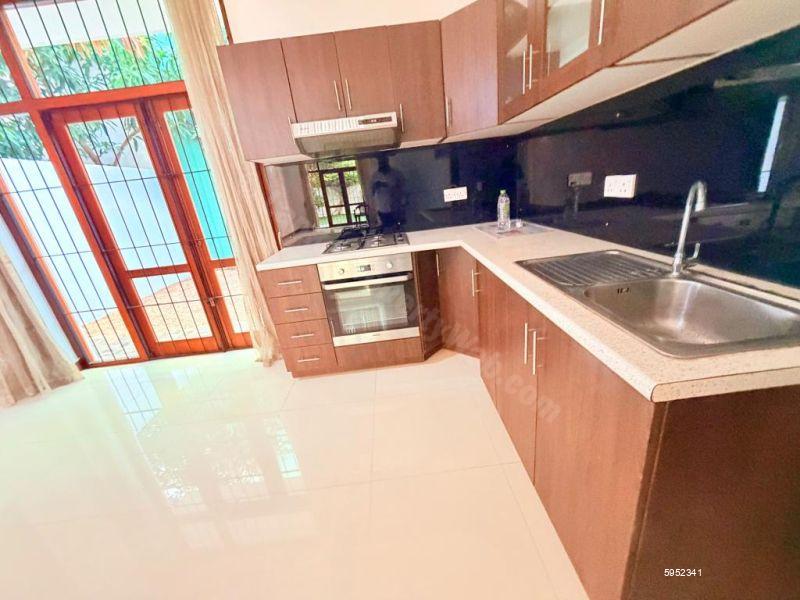Kitchen - House for sale in Battaramulla