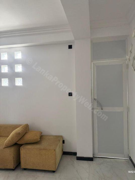 Commercial for sale in Kalubowila