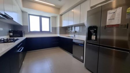 Kitchen - 4 Bedroom Luxury Apartment for Rent - Colombo 2