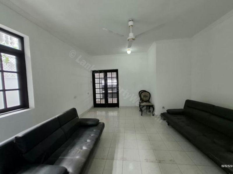 Commercial for rent in Colombo 8