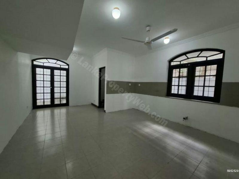 Commercial for rent in Colombo 8