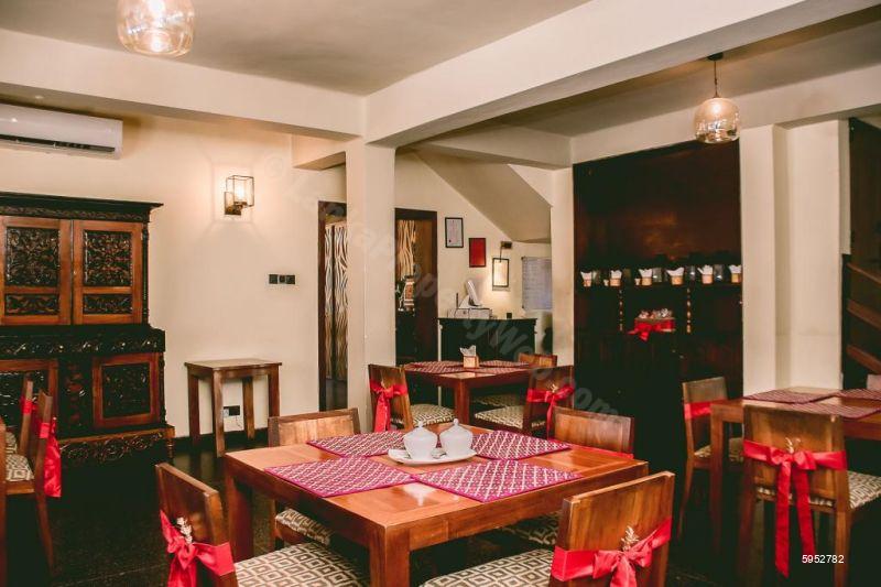 Commercial for rent in Colombo 5
