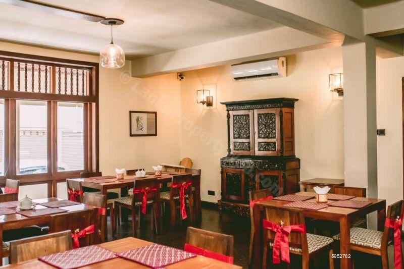 Commercial for rent in Colombo 5
