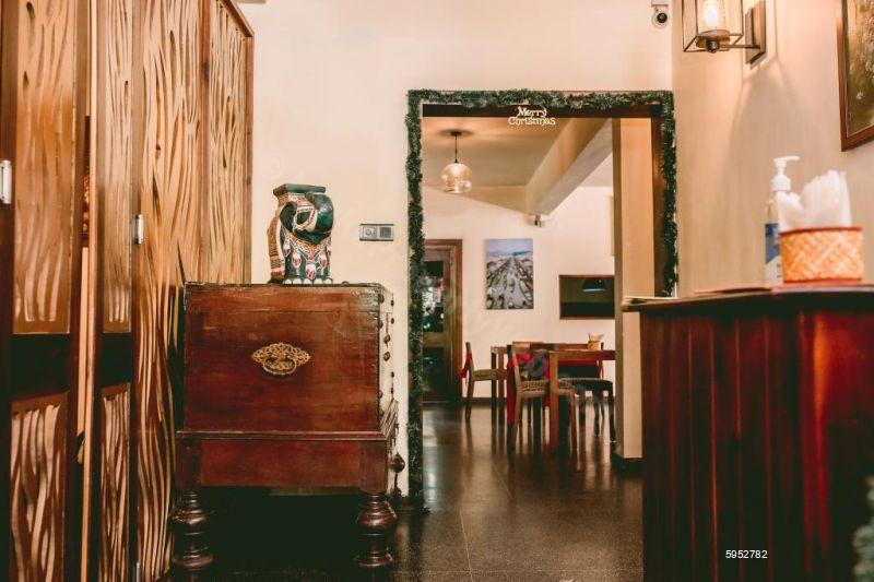Commercial for rent in Colombo 5