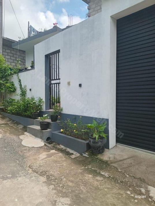 House for sale in Kadawatha