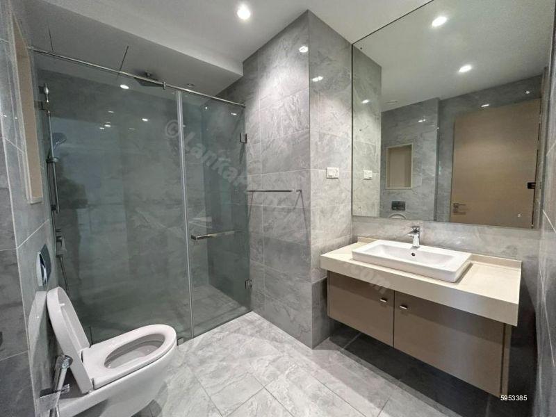 Bathroom - Apartment for rent in Colombo 3