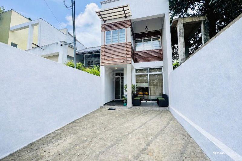 Exterior - House for sale in Battaramulla