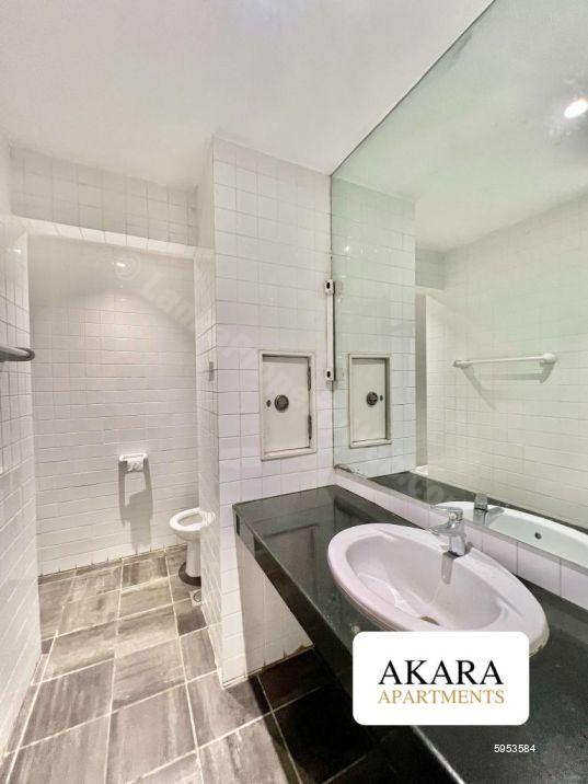 Bathroom - Apartment for rent in Colombo 3