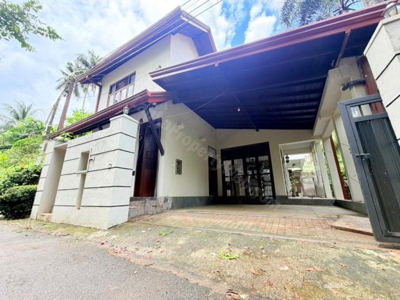 Exterior - House for rent in Thalawathugoda