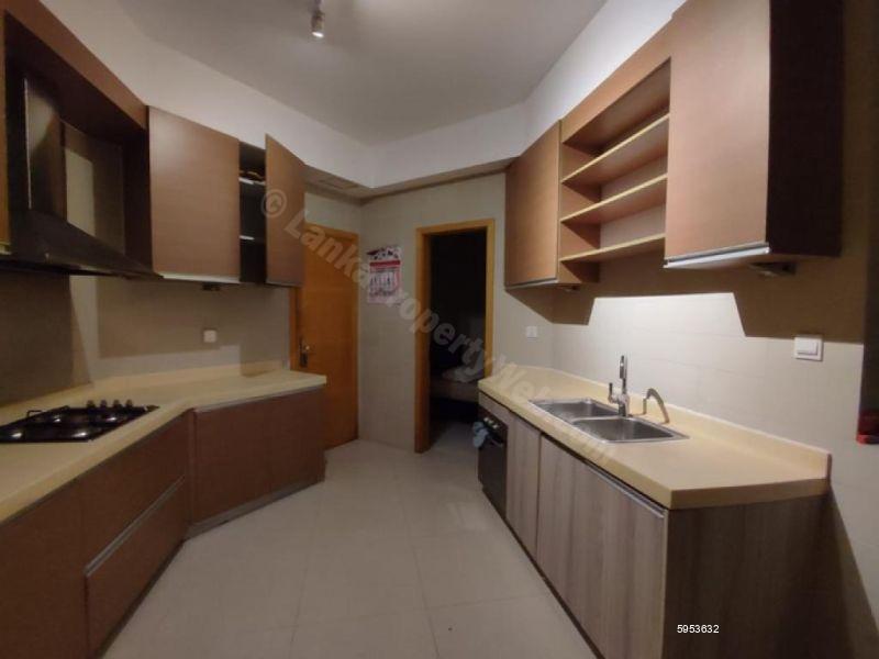 Kitchen - Apartment for rent in Colombo 5