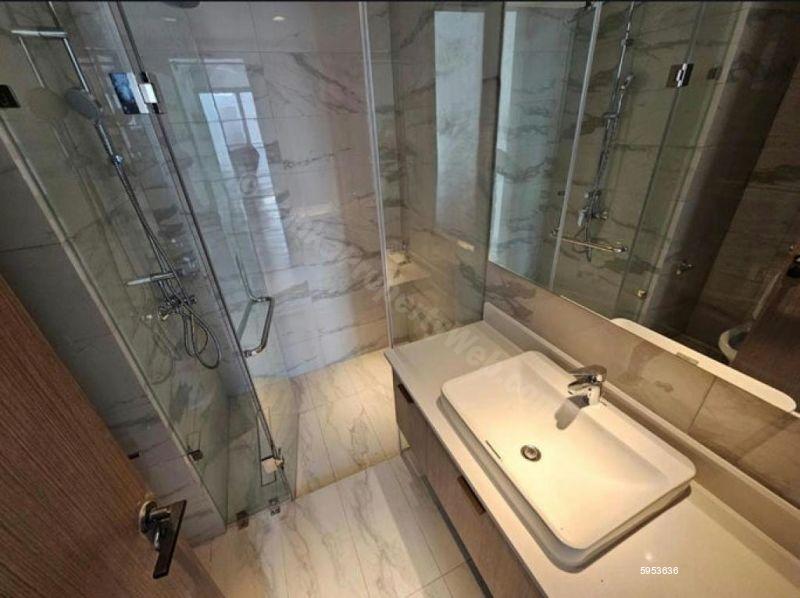 Bathroom - Apartment for rent in Colombo 5