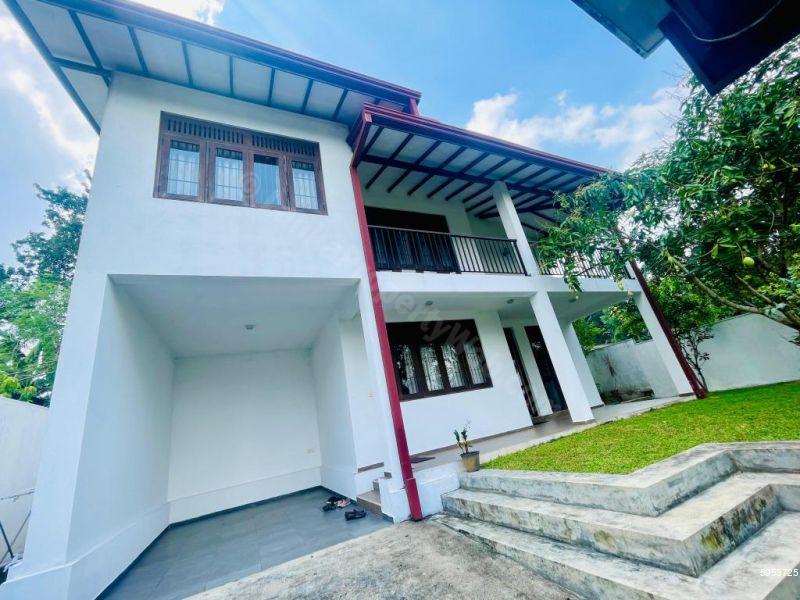 House for sale in Athurugiriya
