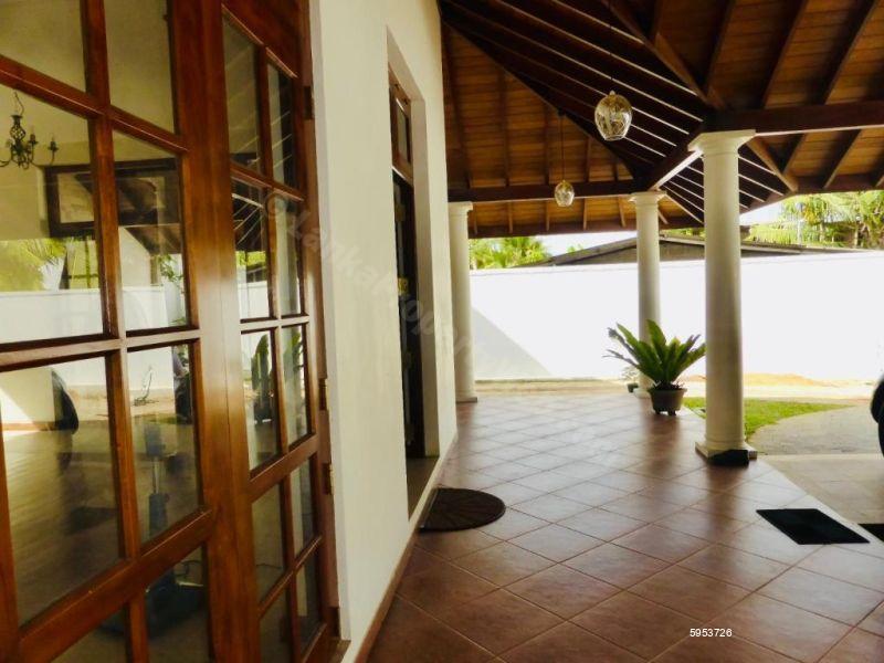 House for sale in Thalawathugoda