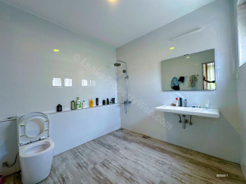 House for sale in Colombo 6