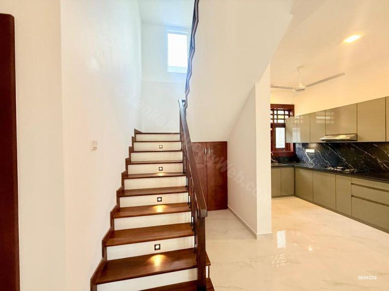 House for sale in Athurugiriya