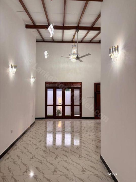 House for sale in Polgasowita