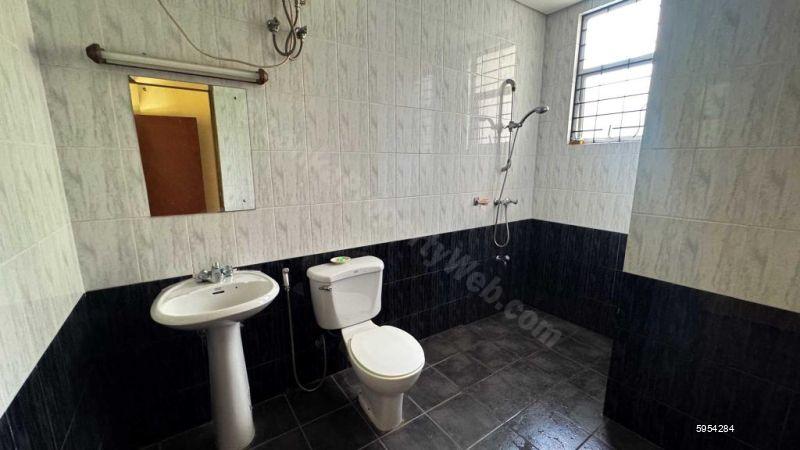 House for sale in Ja Ela