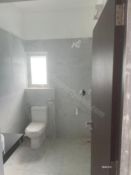 Bathroom - Apartment for sale in Colombo 10
