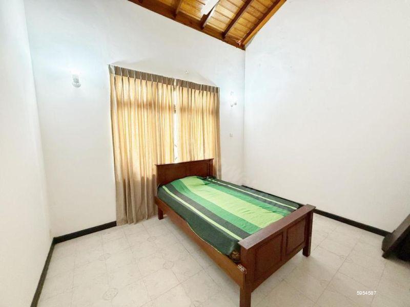 Bedroom - House for rent in Colombo 7