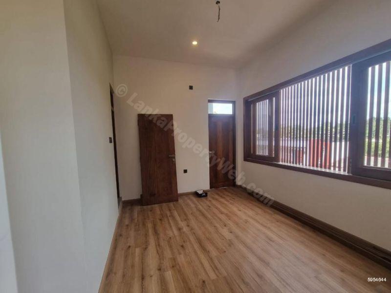 House for sale in Thalawathugoda