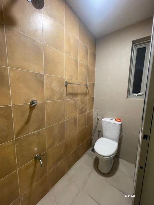 Bathroom - Apartment for rent in Colombo 5