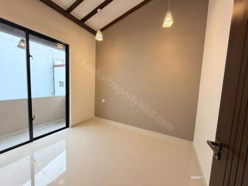 House for sale in Dehiwala