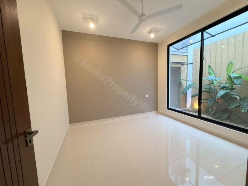 House for sale in Dehiwala