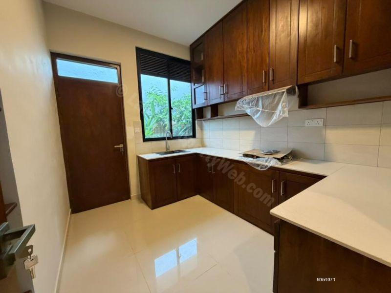 House for sale in Dehiwala