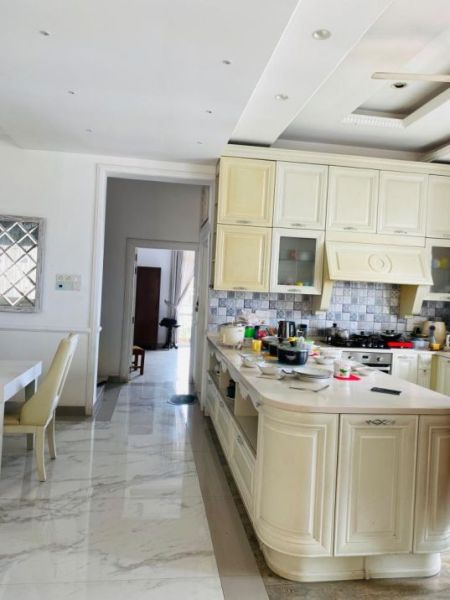 Kitchen - Panthouse/high-end furnished/04beds/for sale in Colombo - 05.