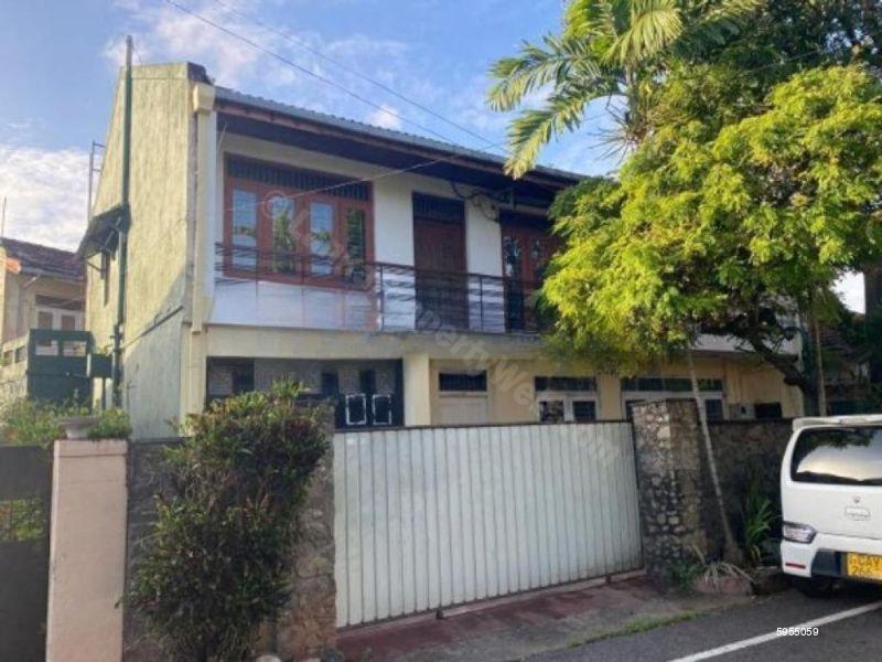 Commercial for sale in Kohuwala