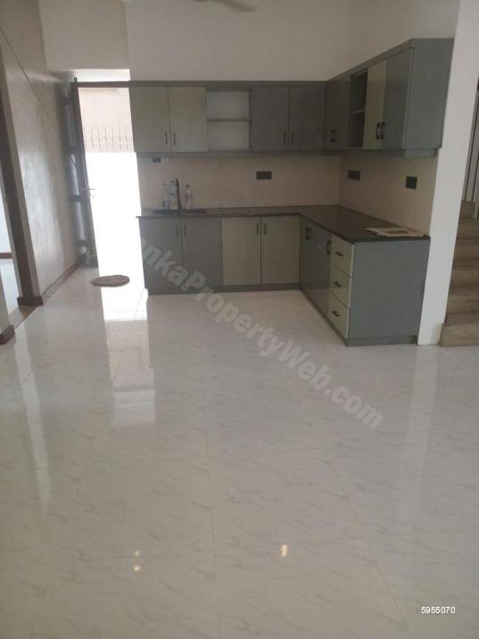 House for sale in Thalawathugoda