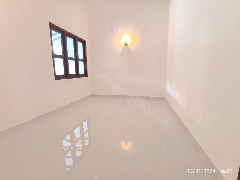 House for sale in Athurugiriya