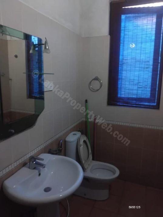 Bathroom - House for rent in Kottawa