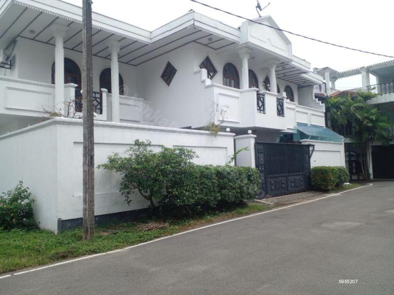 Exterior - House for rent in Colombo 8
