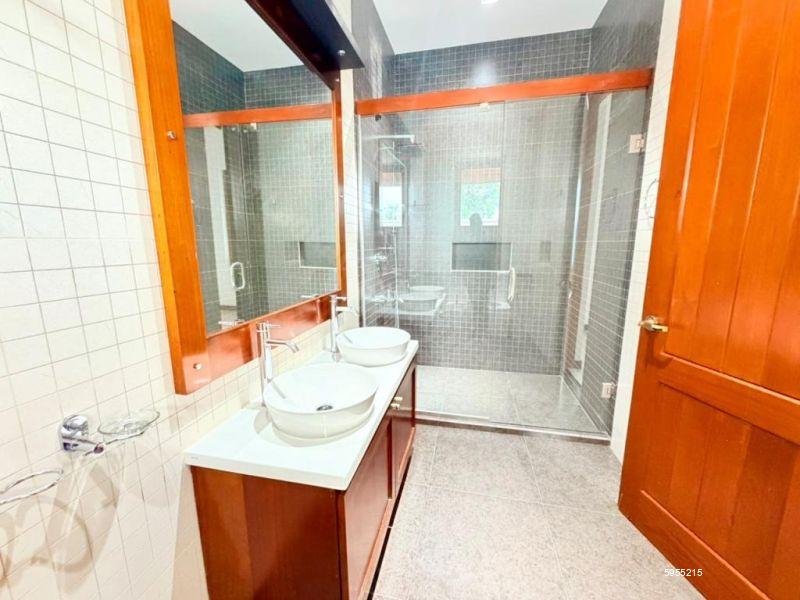 Bathroom - House for sale in Pita Kotte