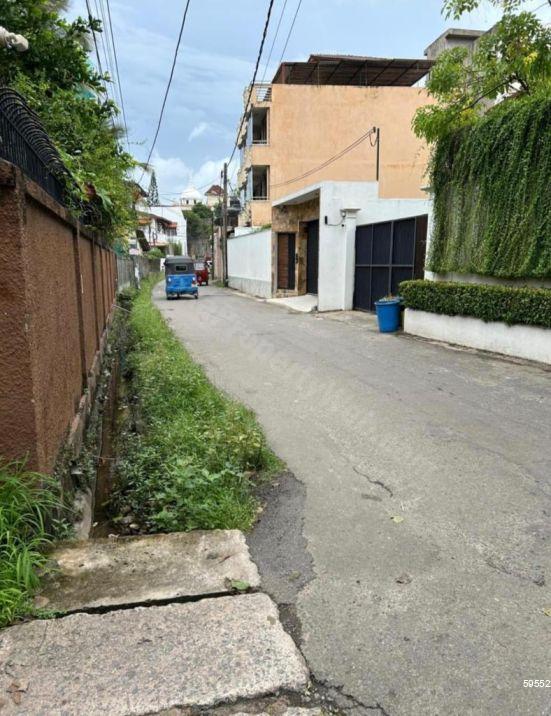 Land with house for sale in Dehiwala
