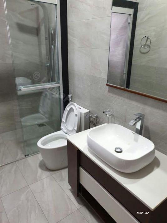 Bathroom - Apartment for sale in Colombo 3