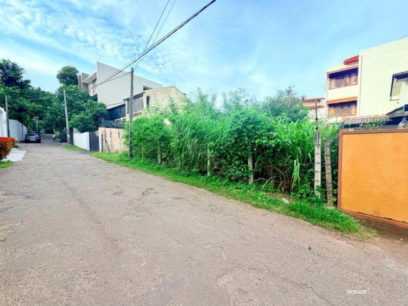 Bare Land for sale in Nawala