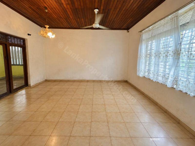 House for sale in Kottawa