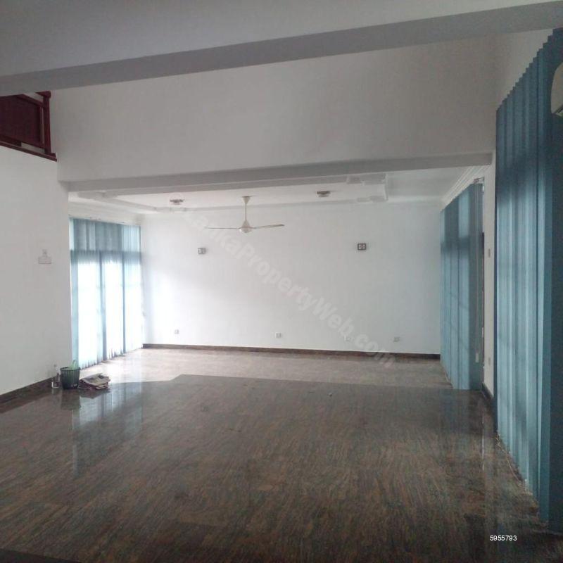 Bedroom - House for rent in Colombo 8