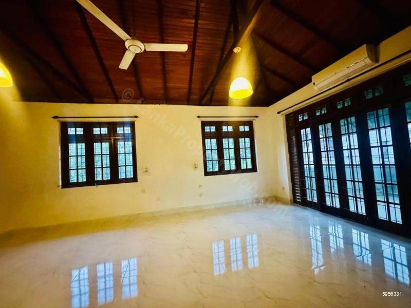 House for sale in Thalawathugoda