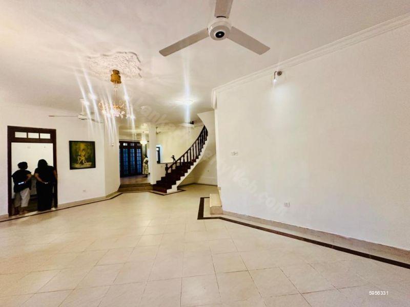 House for sale in Thalawathugoda