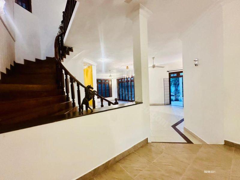 House for sale in Thalawathugoda
